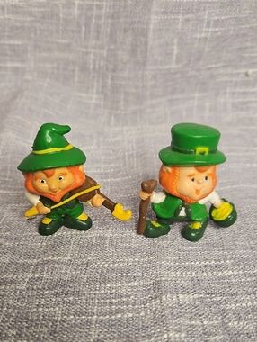 Vintage 1980s Russ Berrie St. Patrick's Day Leprechaun PVC Figures - Set of 2